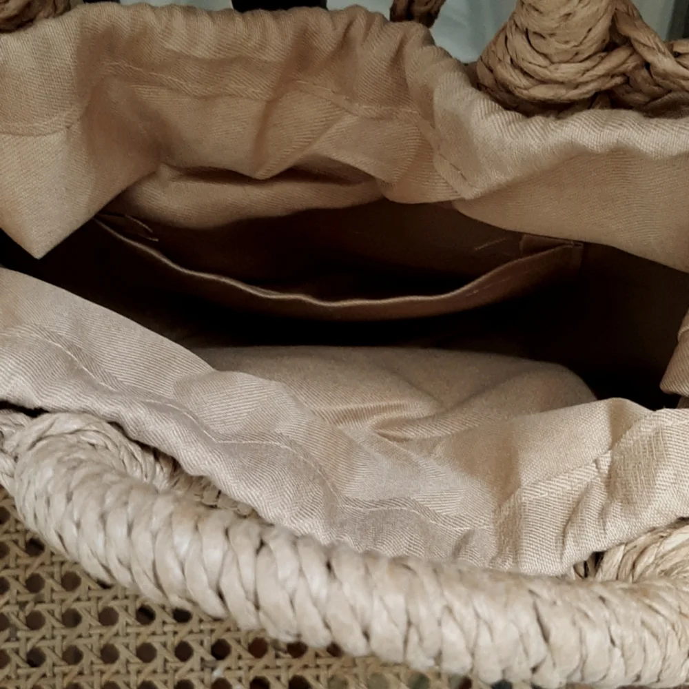 NEW Adorable Straw Bag - Picture 4 of 4